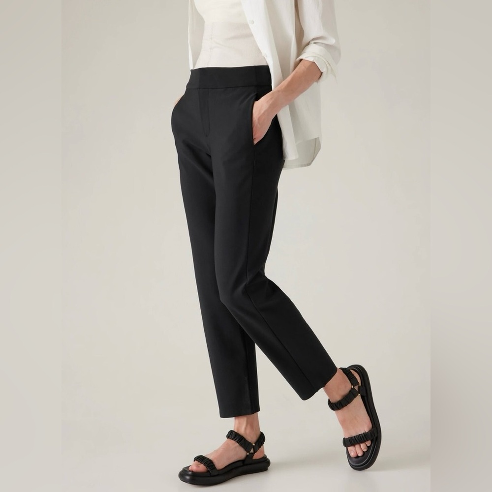 Athleta Stellar Trouser in Black, Zip Ankle, size 4